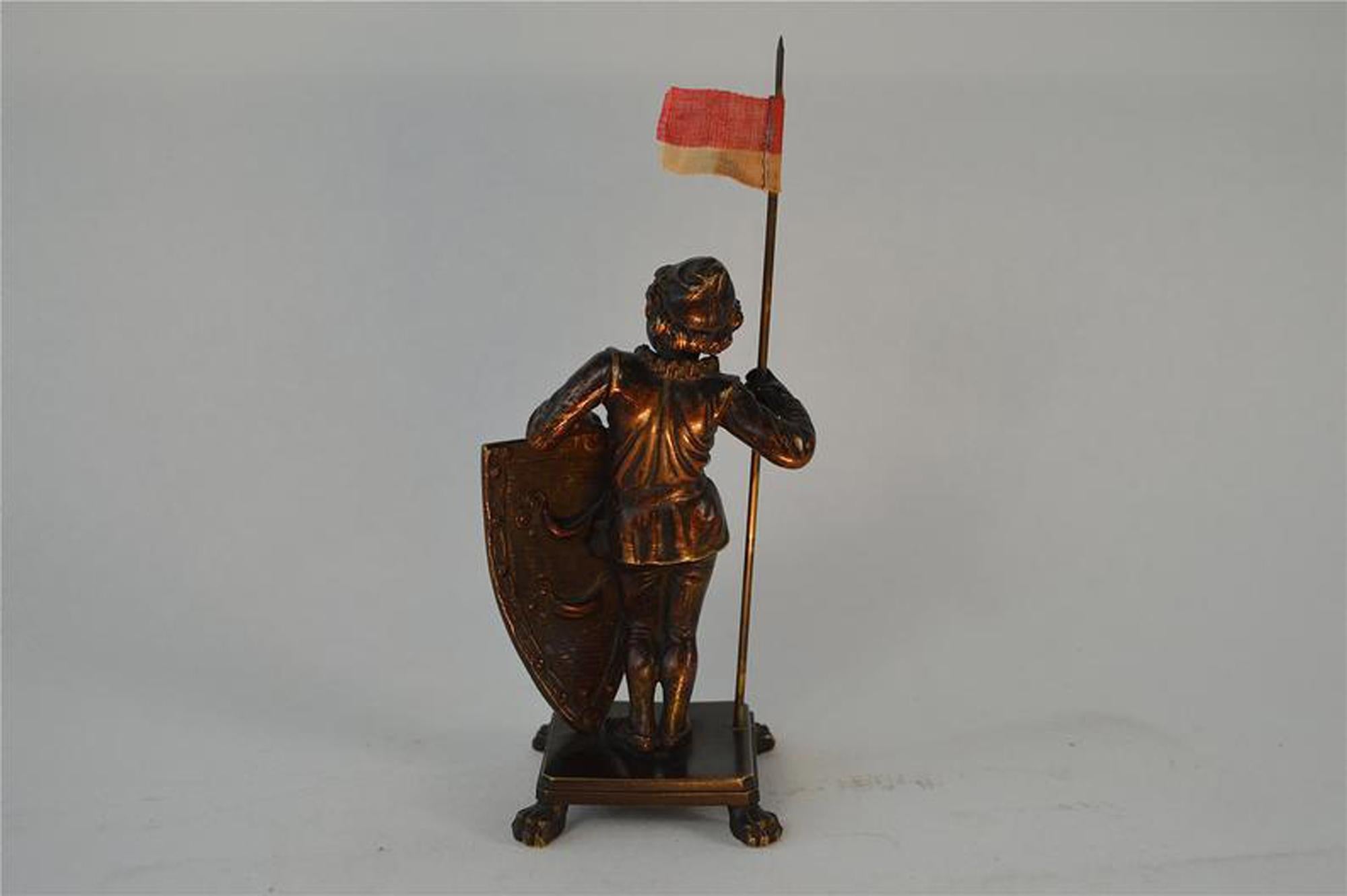 Antique Bronze Figure of a Medieval Man Holding a Flag In Good Condition For Sale In London, Greenwich