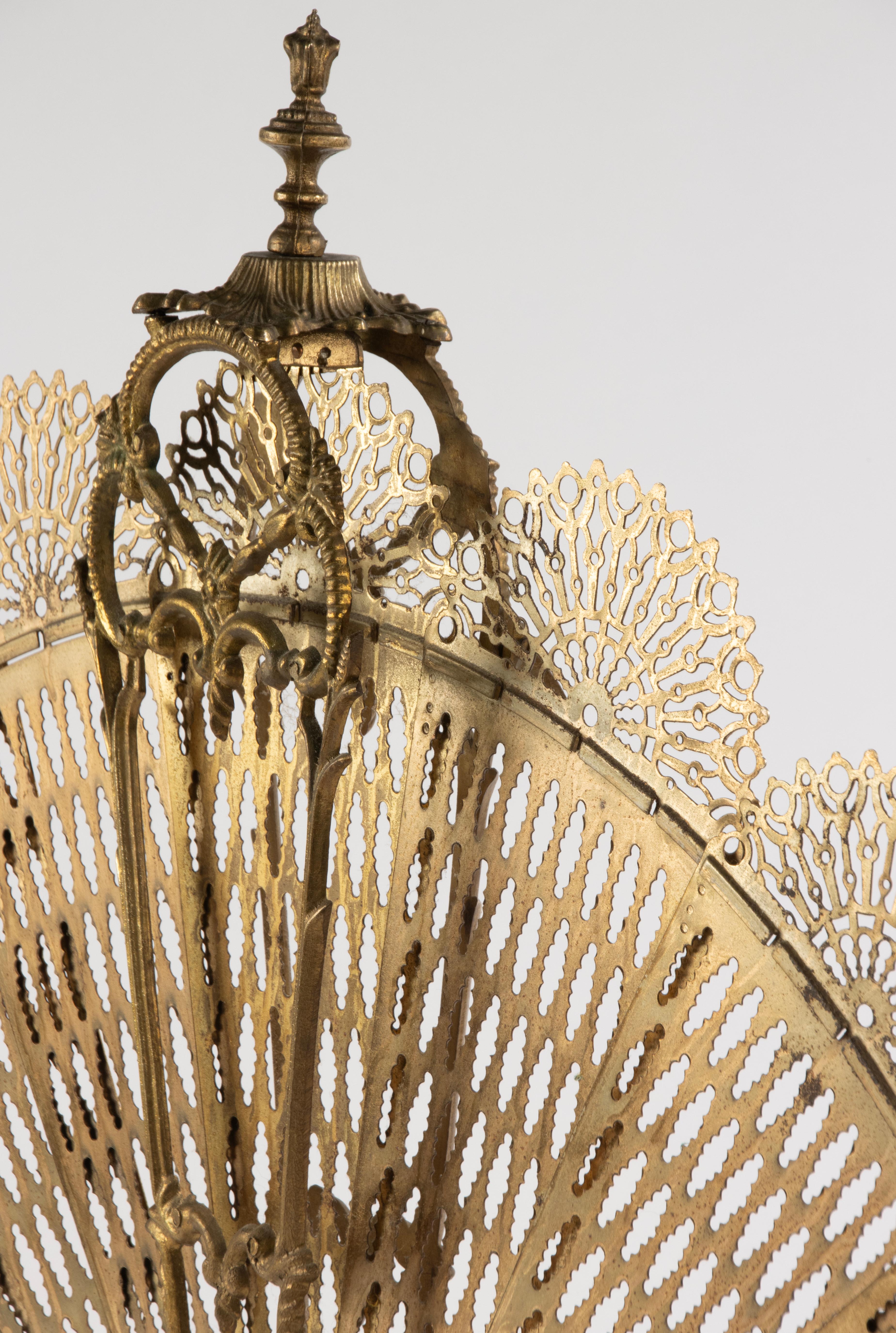 Paravent de cheminée en bronze antique - Peacock Fan en vente 8