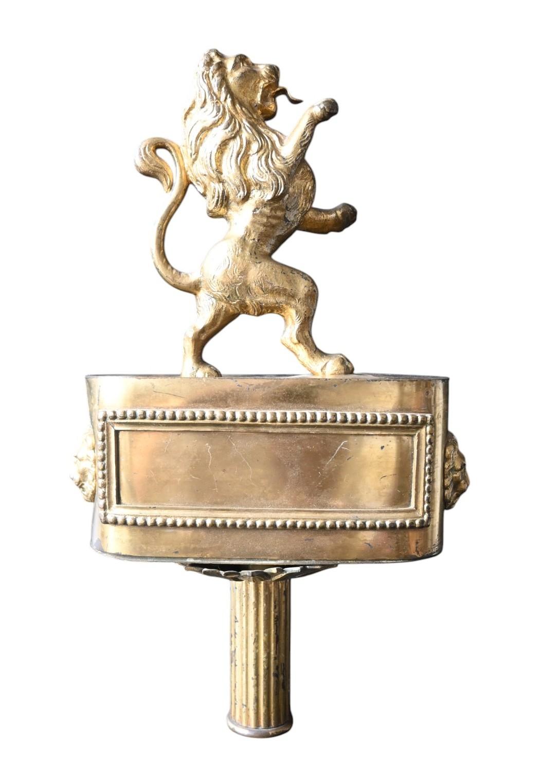 Belge Épi de mât en bronze ancien - Lion rampant (Belgique, fin du 19e siècle) en vente