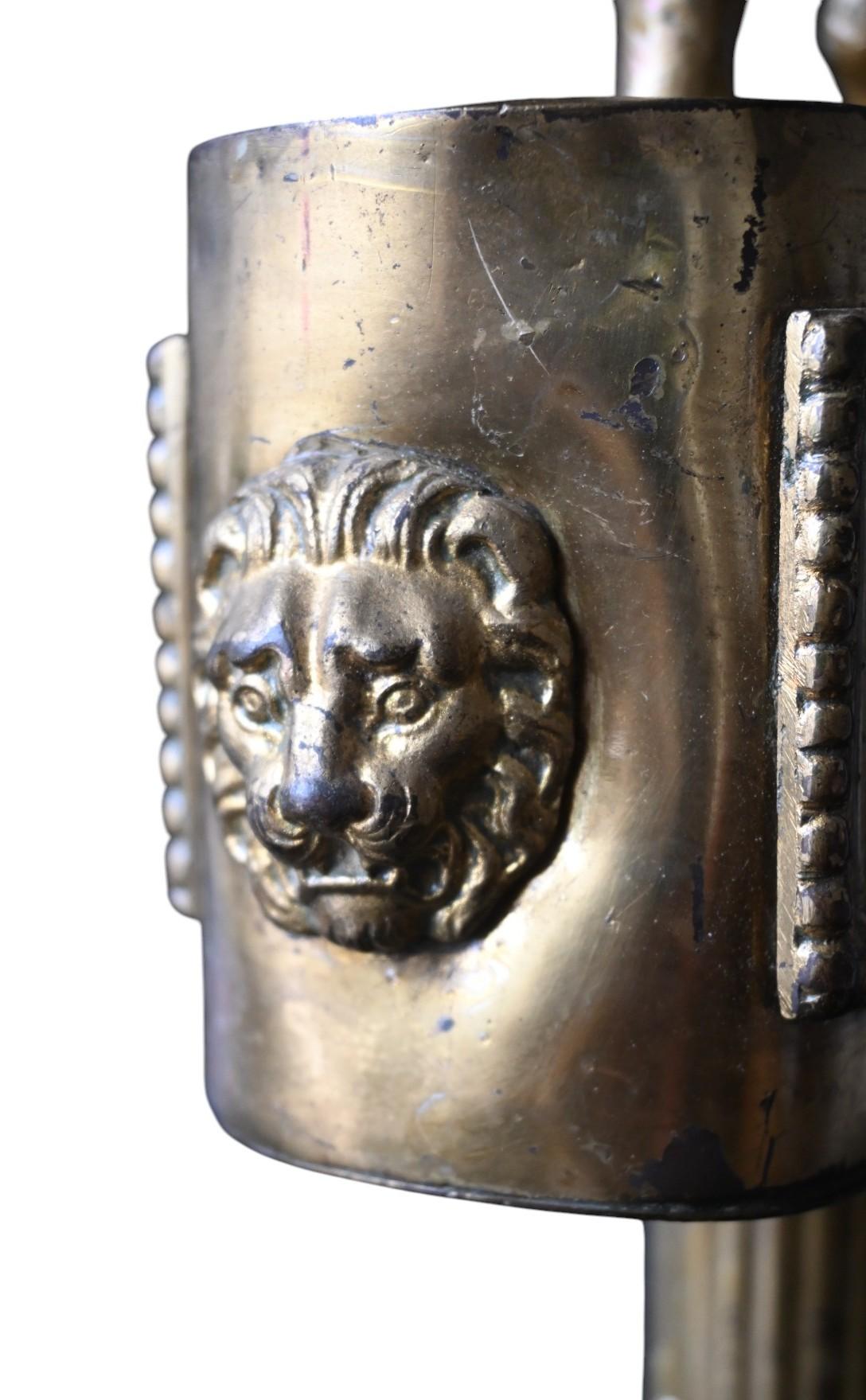 Épi de mât en bronze ancien - Lion rampant (Belgique, fin du 19e siècle) Bon état - En vente à Bilzen, BE