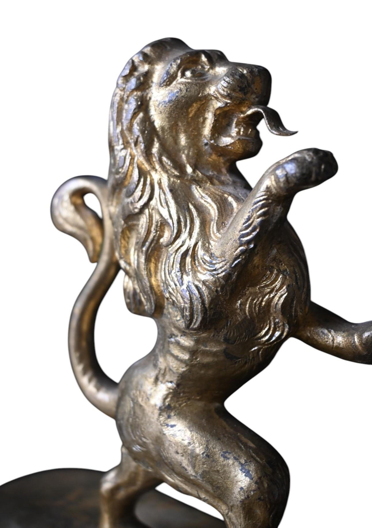 XIXe siècle Épi de mât en bronze ancien - Lion rampant (Belgique, fin du 19e siècle) en vente