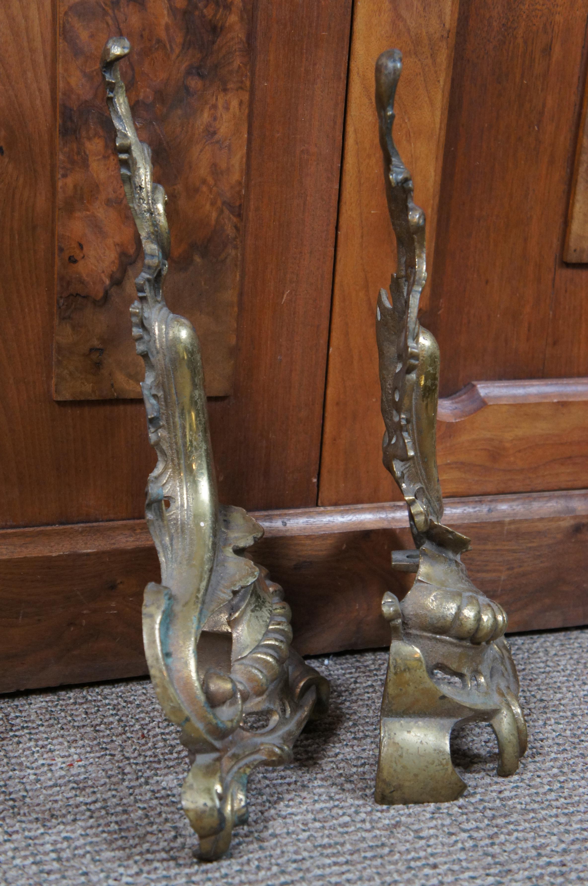 Pare-étincelles en bronze ancien de style baroque français Rococo en forme de cœur de cheminée Bon état - En vente à Dayton, OH