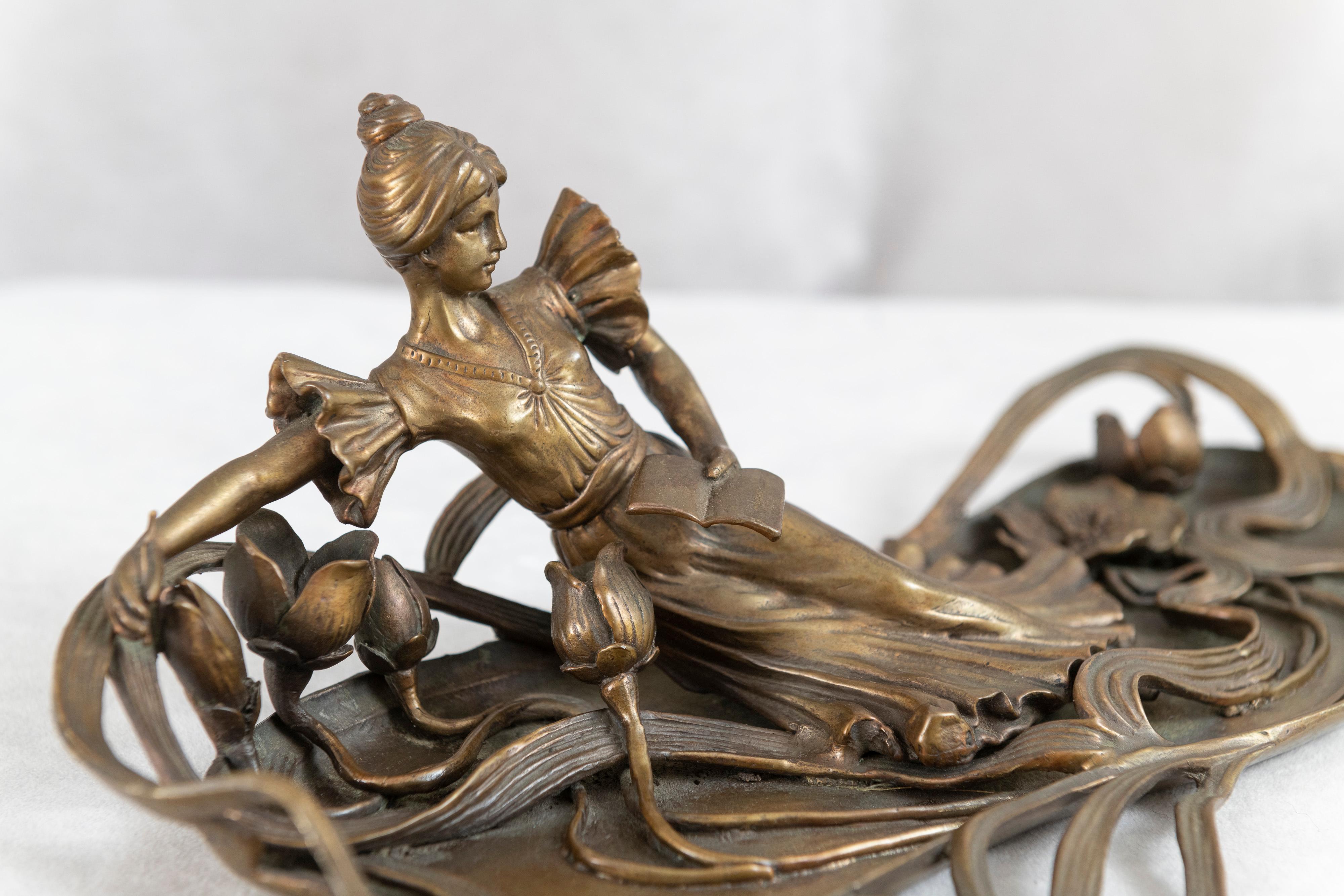 Antique Bronze French Vide-Poche 'Tray' w/ Lovely Maiden, ca. 1900 2