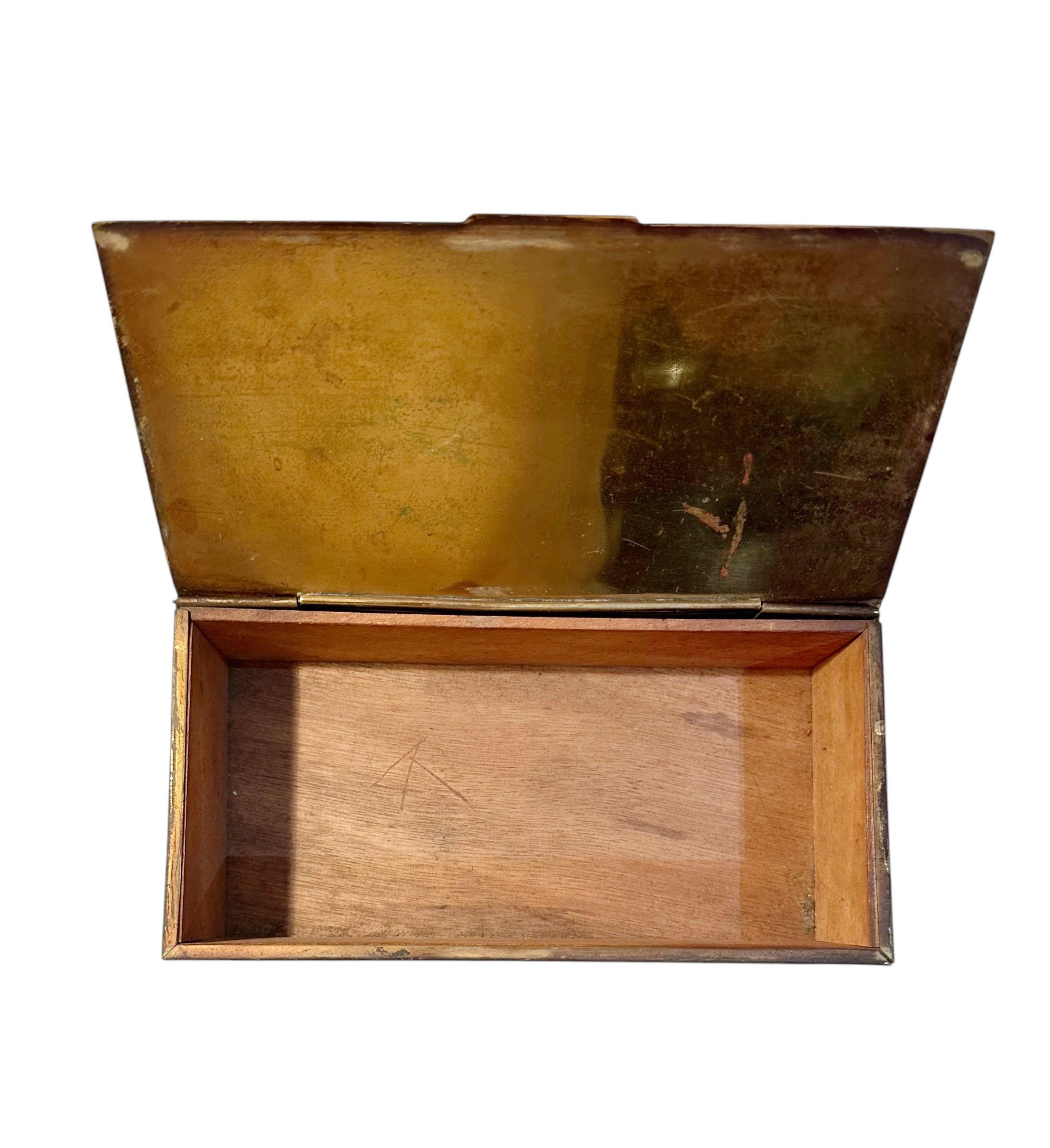 Caja Alemana de Bronce Antiguo mediados del siglo XX en venta