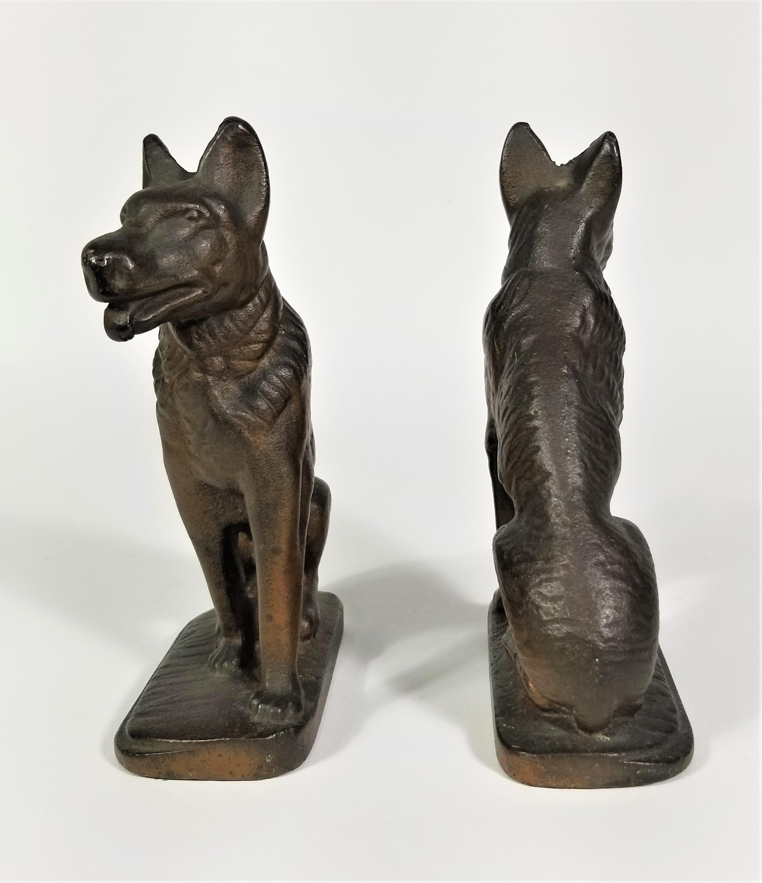 Serre-livres allemands Shepard en bronze antique en vente 5
