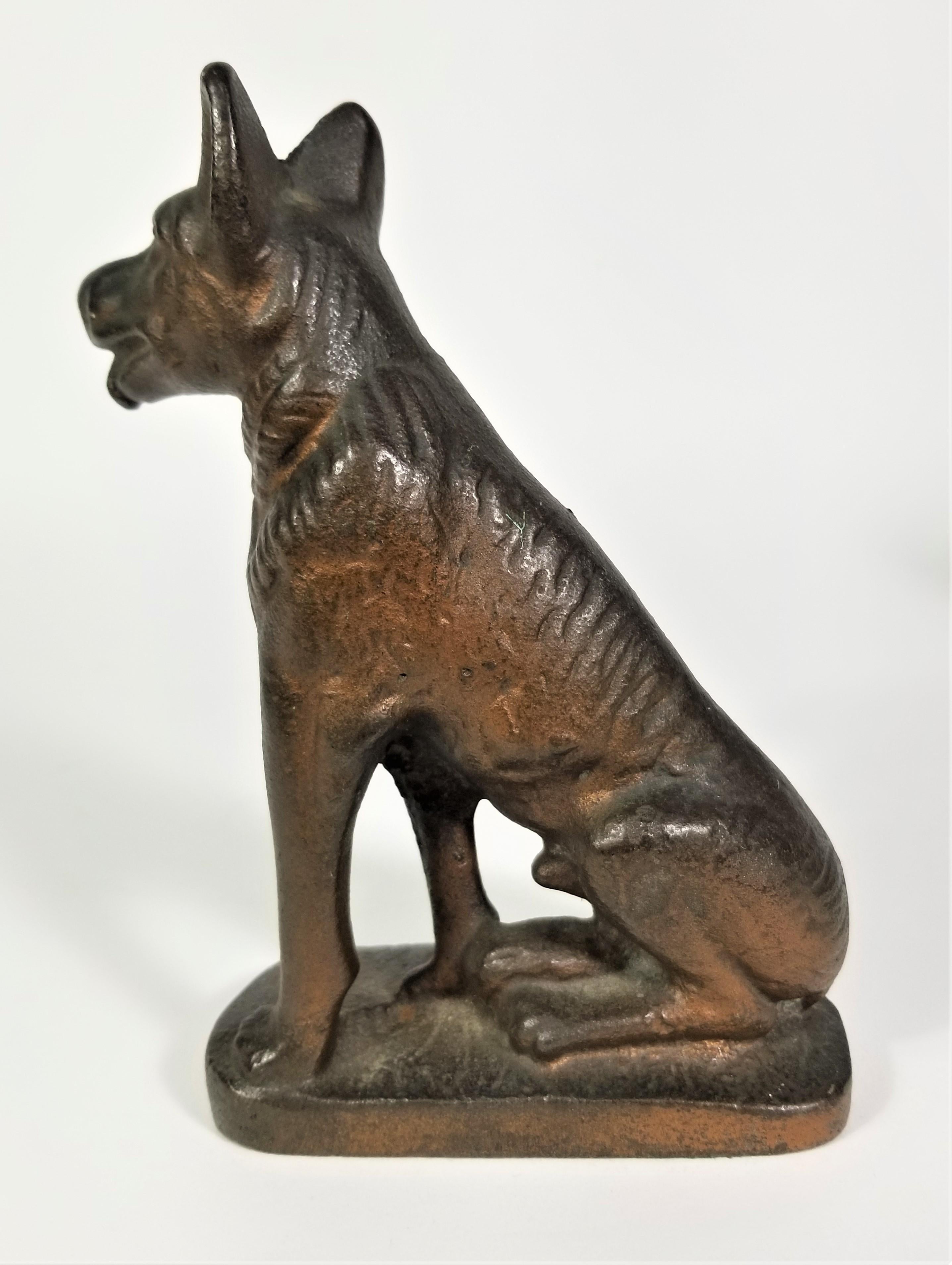 Serre-livres allemands Shepard en bronze antique en vente 7