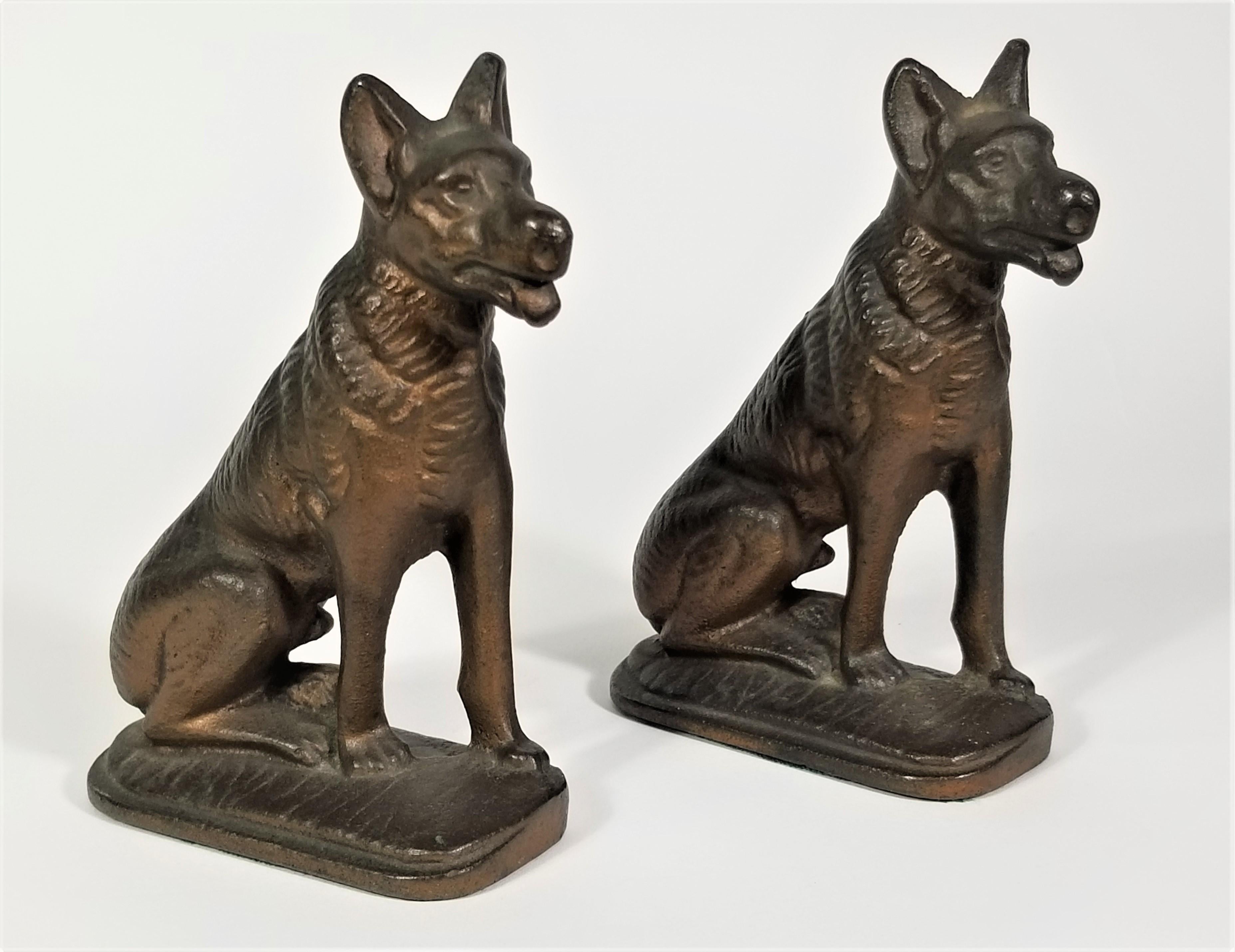 Serre-livres allemands Shepard en bronze antique en vente 10