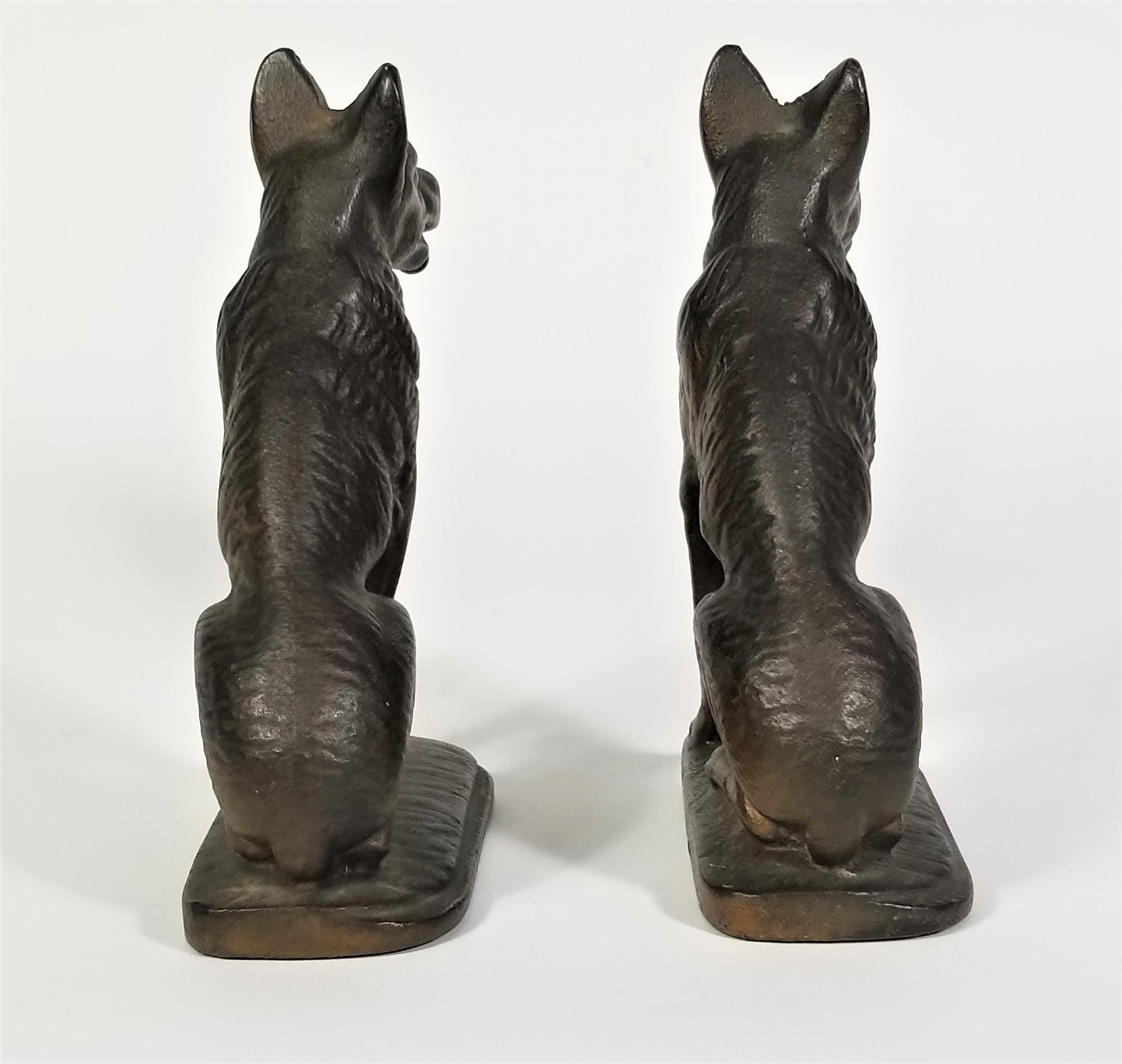 Bronze Serre-livres allemands Shepard en bronze antique en vente