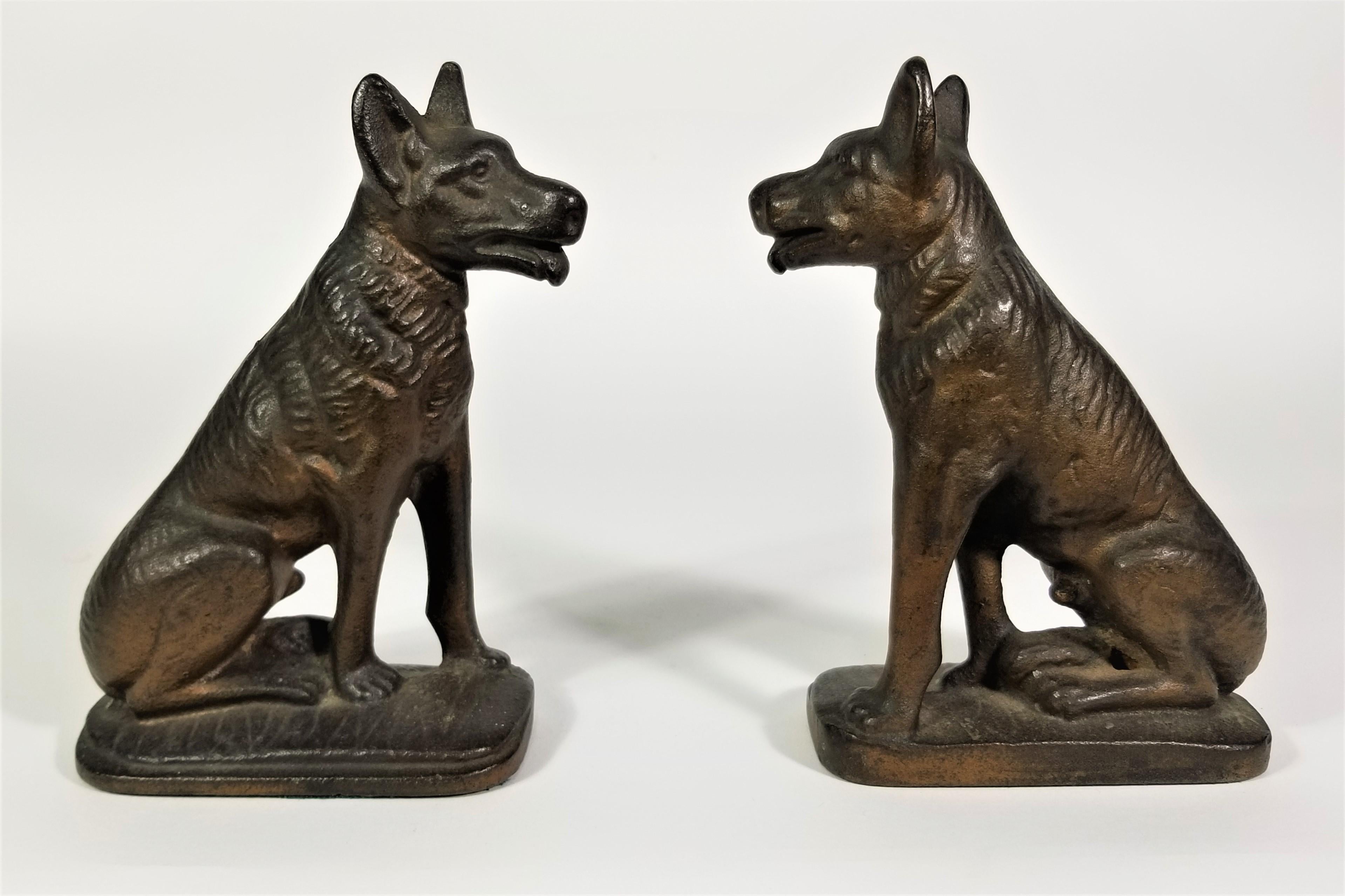 Serre-livres allemands Shepard en bronze antique en vente 4