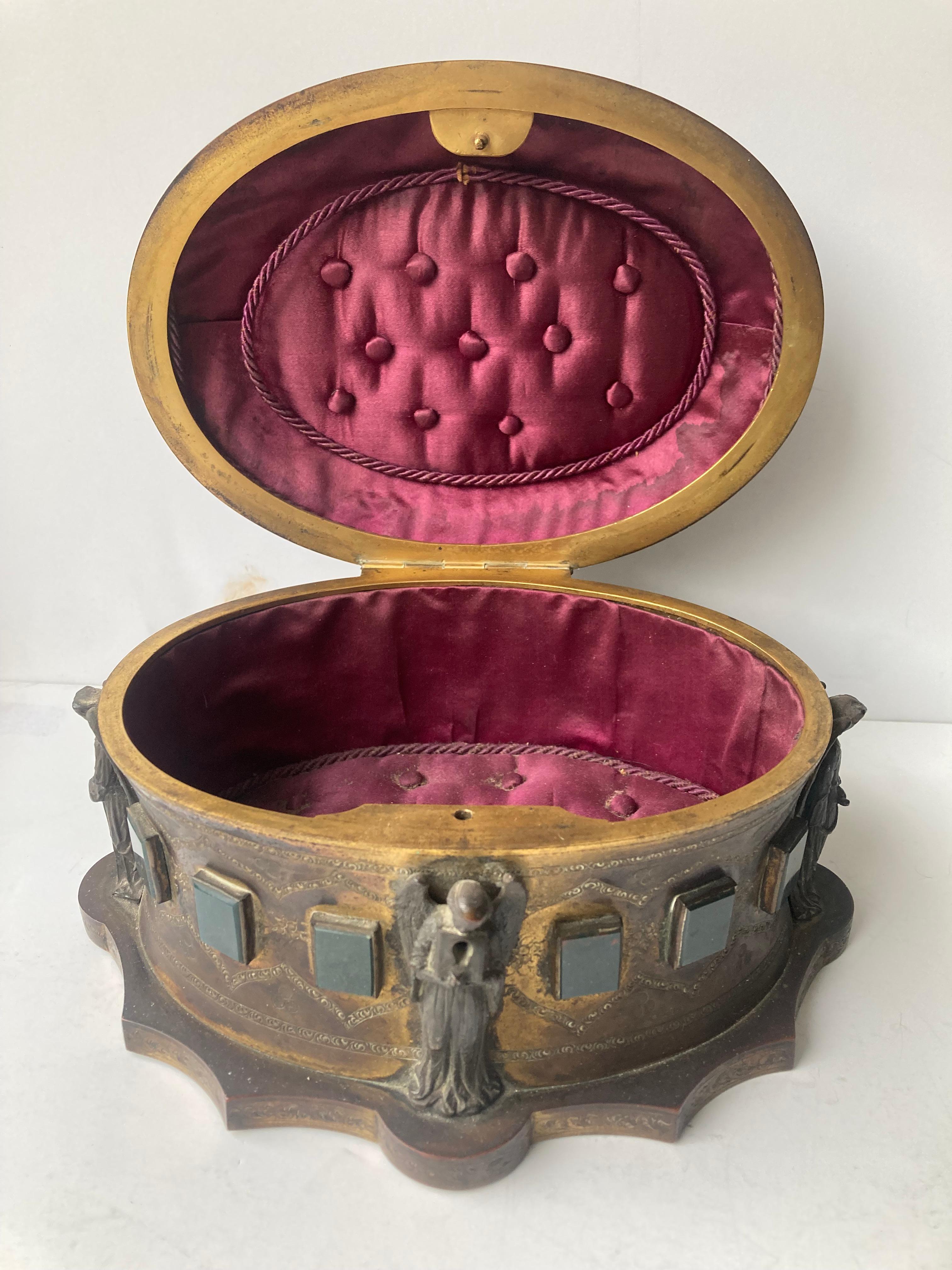 Antique bronze gilded jewelry  box with angels and Blood Jasper plaques . For Sale 5
