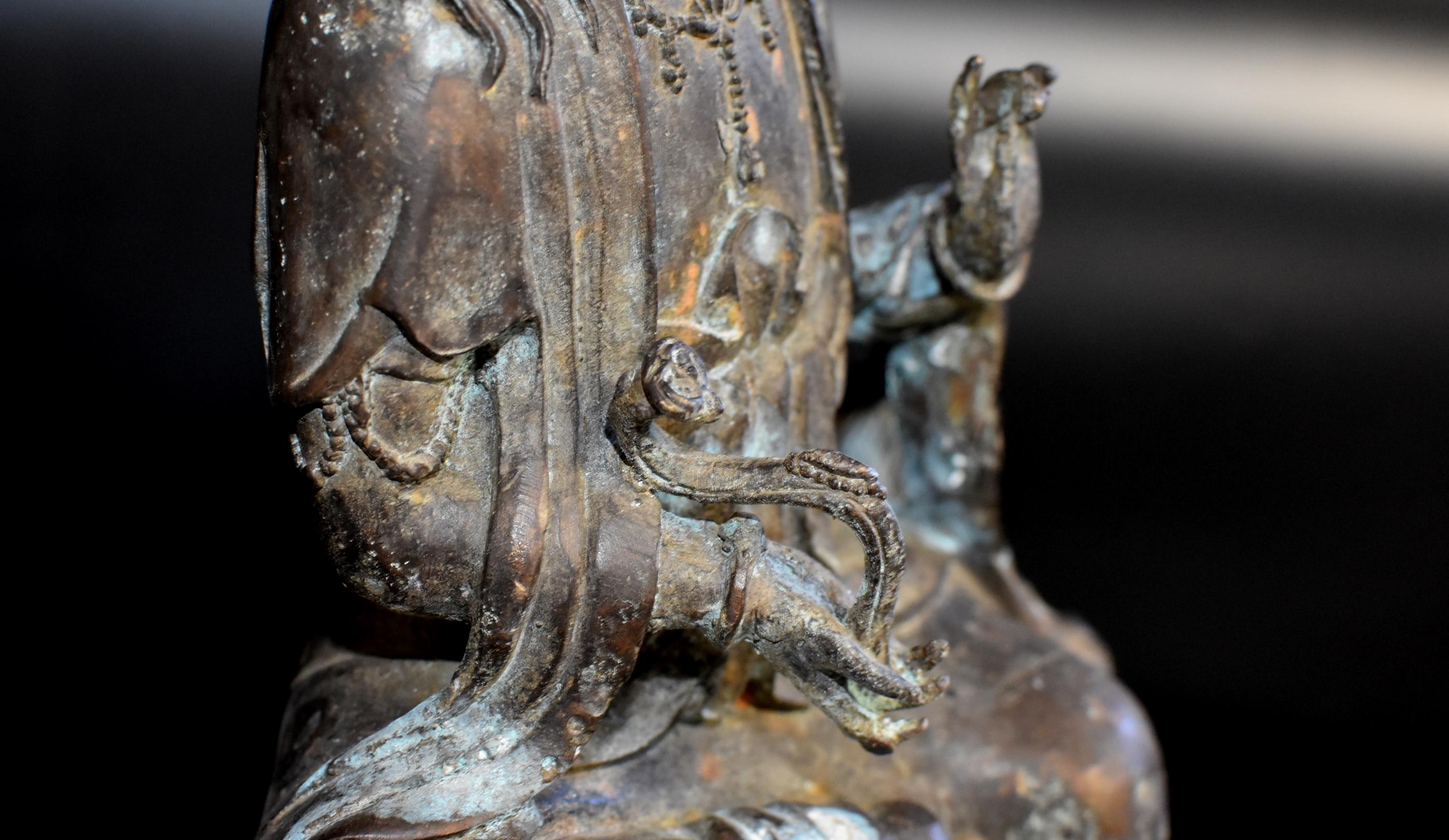 Antique Bronze Guan Yin Buddha Statue on Foo Dog 5