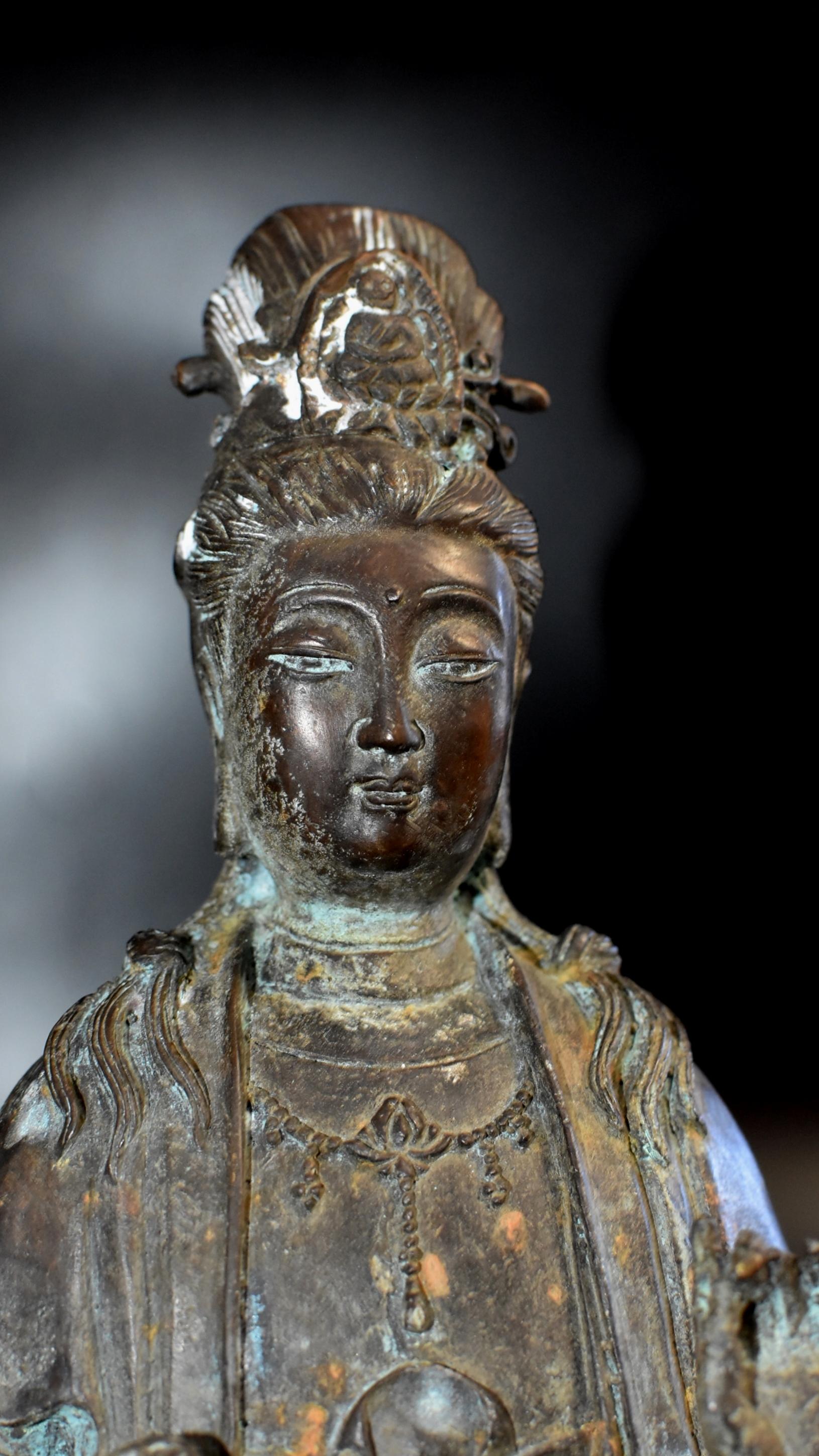 Antique Bronze Guan Yin Buddha Statue on Foo Dog 8
