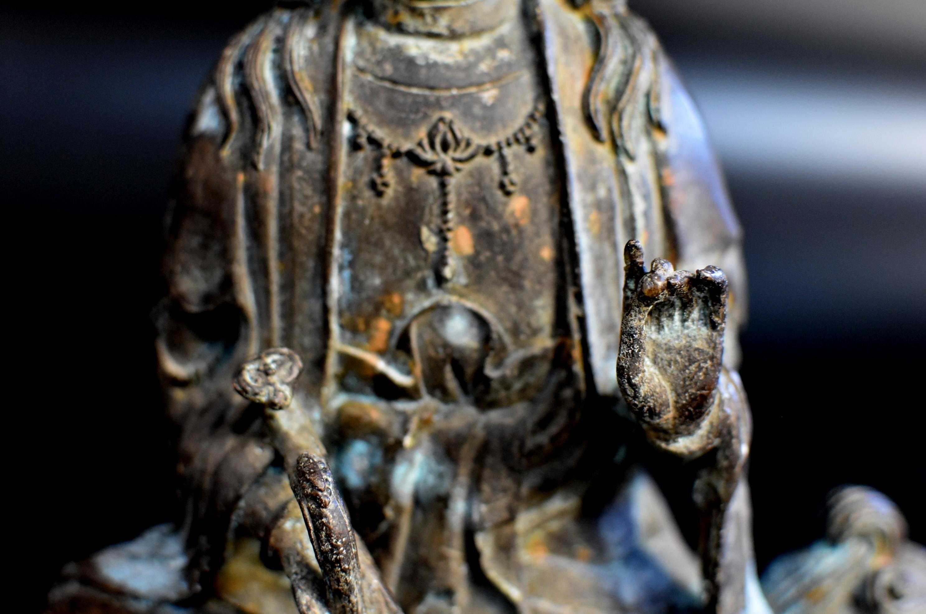 Antique Bronze Guan Yin Buddha Statue on Foo Dog 11