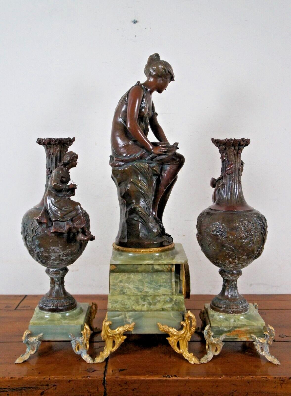 Antique Bronze Hirondelle Blessee Alfred Foretay Garniture Mantel Clock & Urns In Good Condition For Sale In Dayton, OH