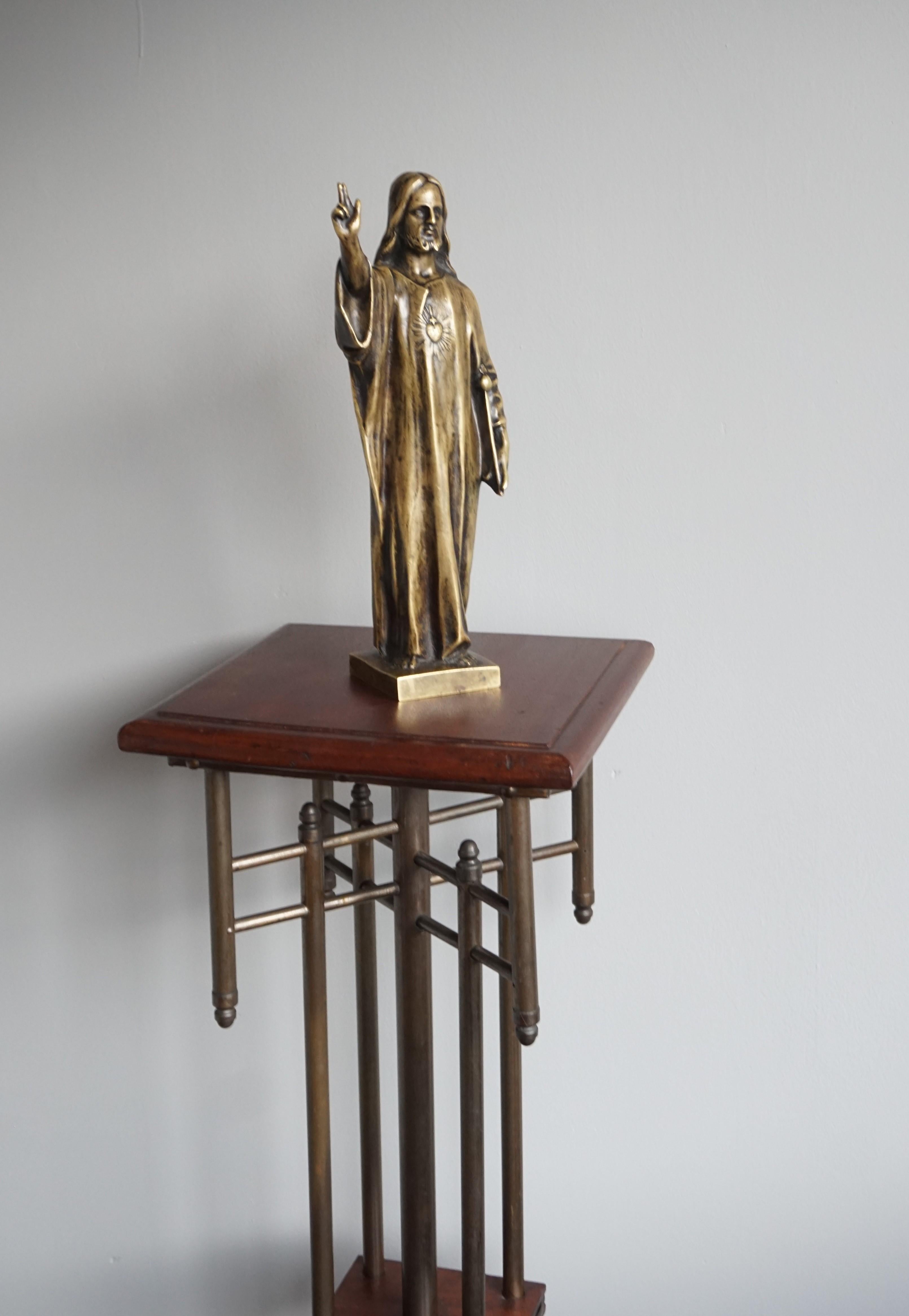 Sculpture / Statuette du Christ tenant un sceptre en bronze ancien 10