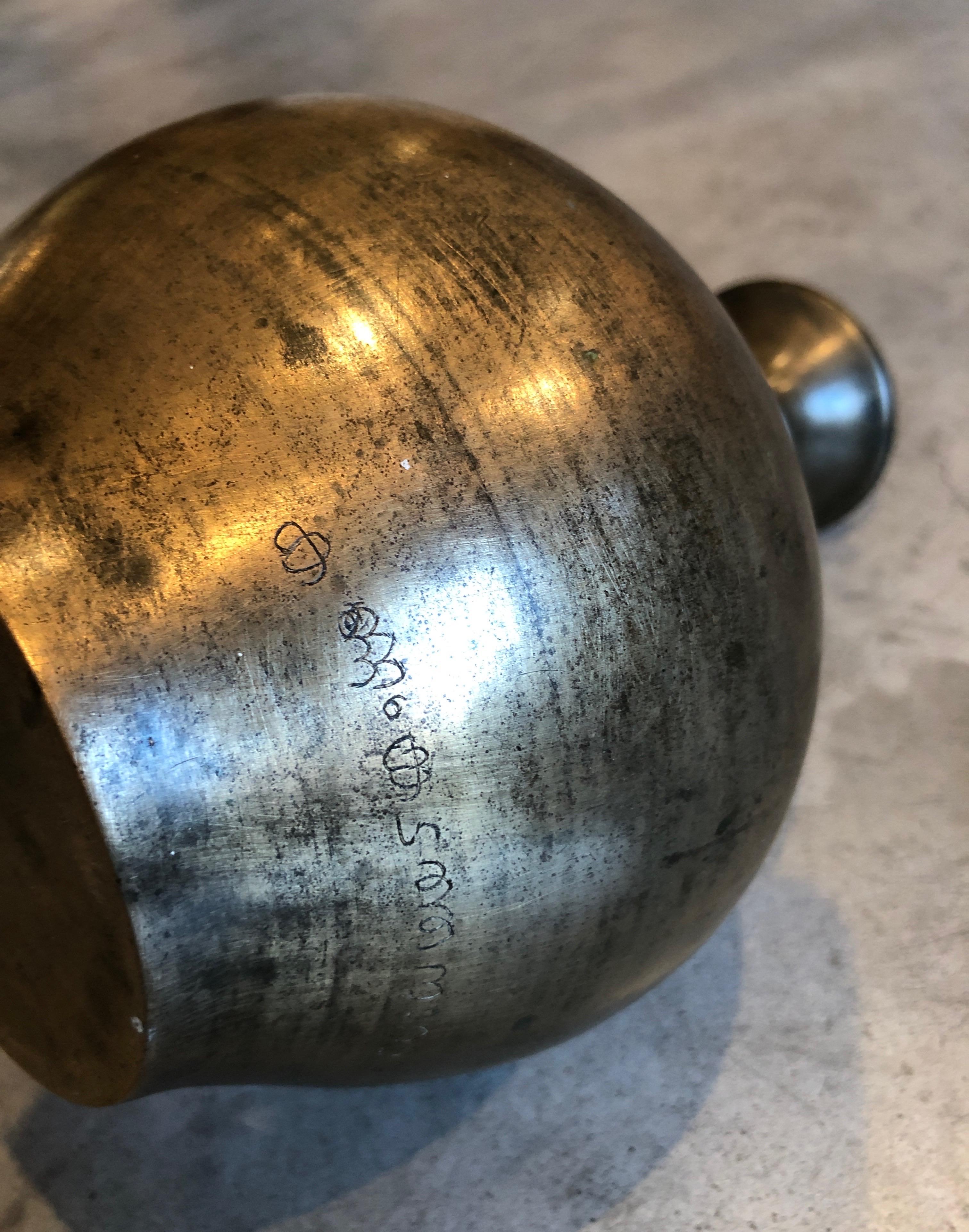 Antiker Holy Water-Behälter aus Bronze im Angebot 8