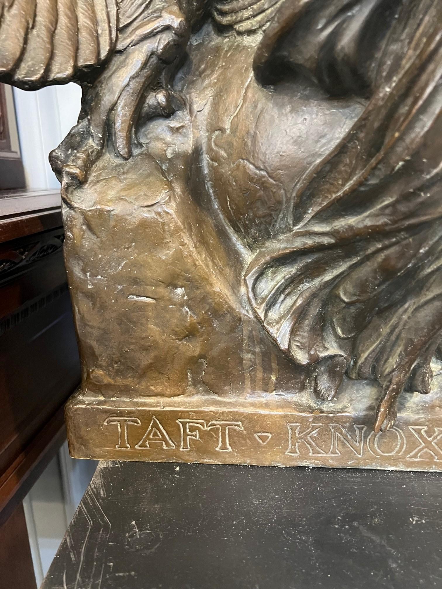 Antique Bronze Honoring President William H. Taft Arbitration Treaties of 1919   In Good Condition For Sale In Stamford, CT