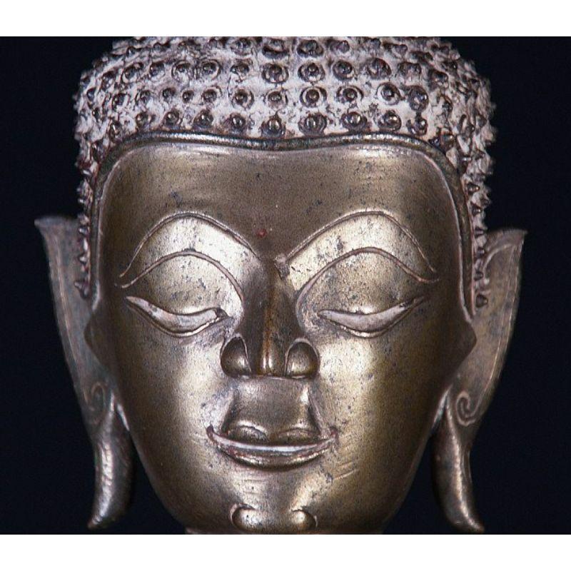 Antike Bronzestatue eines Laos Buddha aus Laos aus Laos im Angebot 5