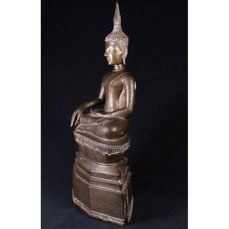 Antike Bronzestatue eines Laos Buddha aus Laos aus Laos im Angebot 10