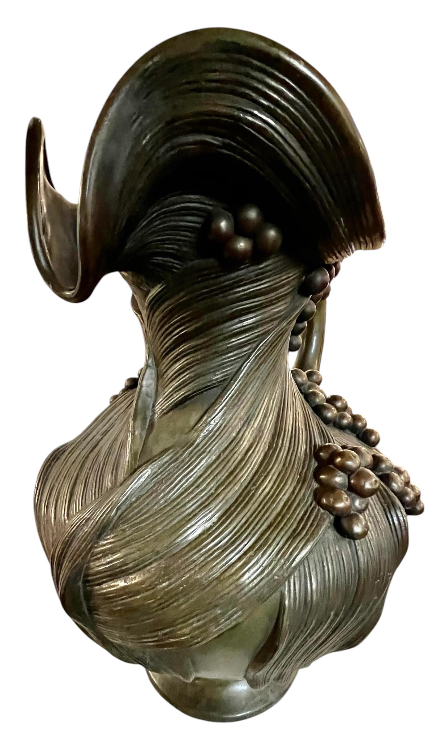 Antique Bronze Large Planter Jug With Detailed Grapes In Good Condition In Pasadena, CA