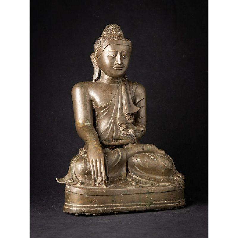 Antique Bronze Mandalay Buddha from Burma 5