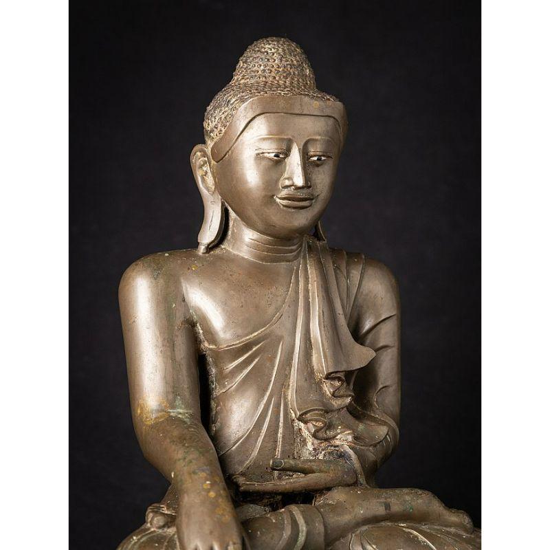 Antique Bronze Mandalay Buddha from Burma 6