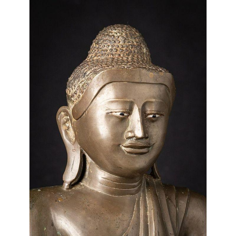 Antique Bronze Mandalay Buddha from Burma 7