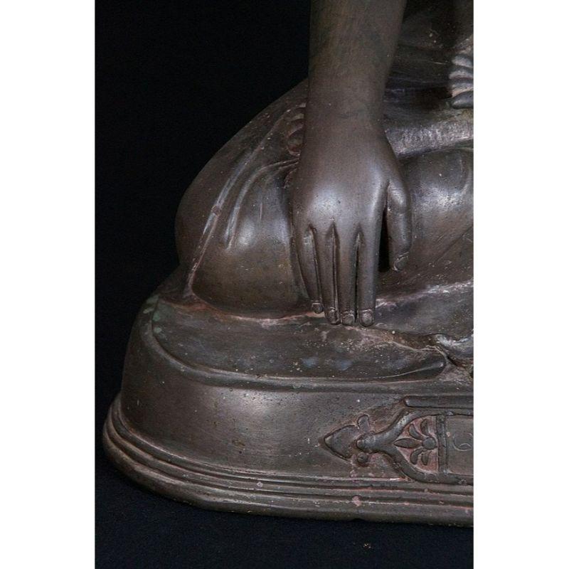 Antiker Mandalay-Buddha aus Bronze aus Burma im Angebot 8