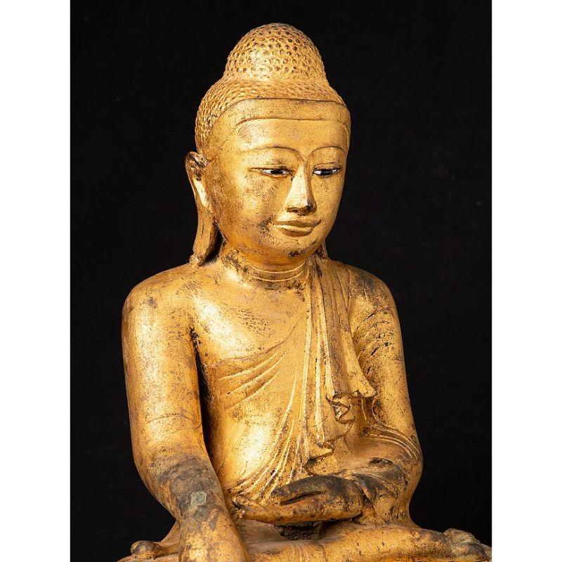 Antique Bronze Mandalay Buddha from Burma For Sale 1