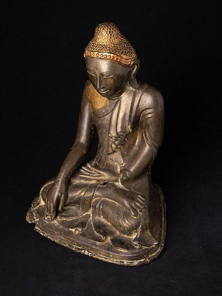 Antike Mandalay-Buddha-Statue aus Bronze aus Burma im Angebot 7