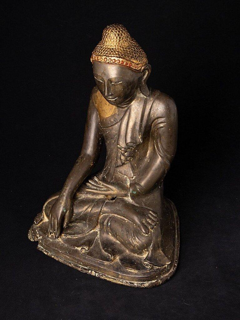 Antique Bronze Mandalay Buddha Statue from Burma For Sale 7