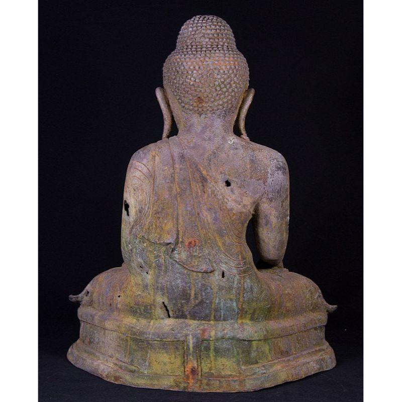 Antique Bronze Mandalay Buddha Statue from Burma In Good Condition For Sale In DEVENTER, NL