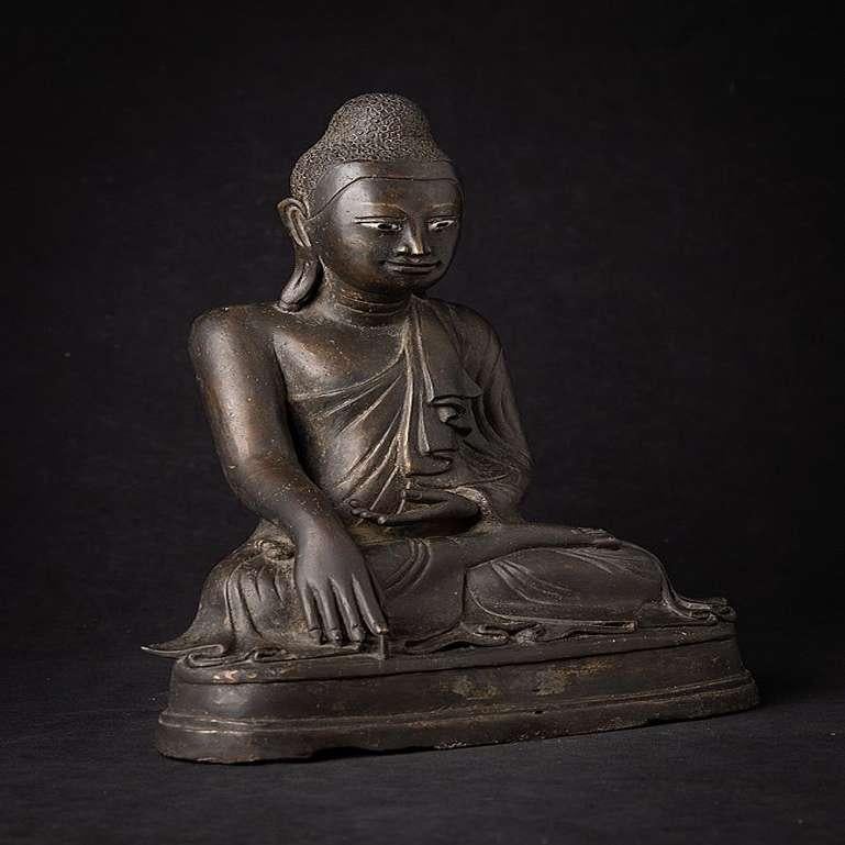 Antike Mandalay-Buddha-Statue aus Bronze aus Birma im Angebot 1
