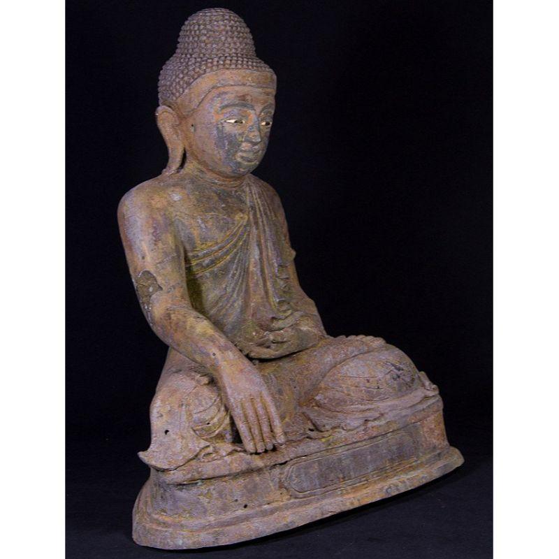 statue de Bouddha Mandalay en bronze ancien de Birmanie en vente 1