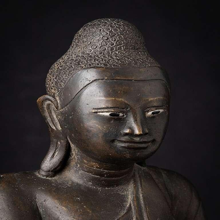 Antike Mandalay-Buddha-Statue aus Bronze aus Birma im Angebot 3