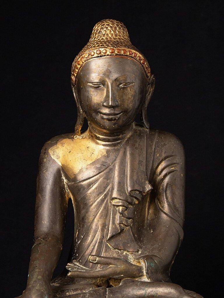Antique Bronze Mandalay Buddha Statue from Burma For Sale 3