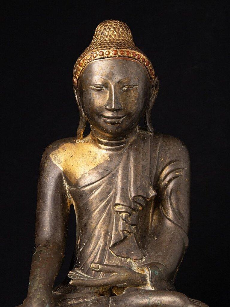 Antike Mandalay-Buddha-Statue aus Bronze aus Burma im Angebot 3