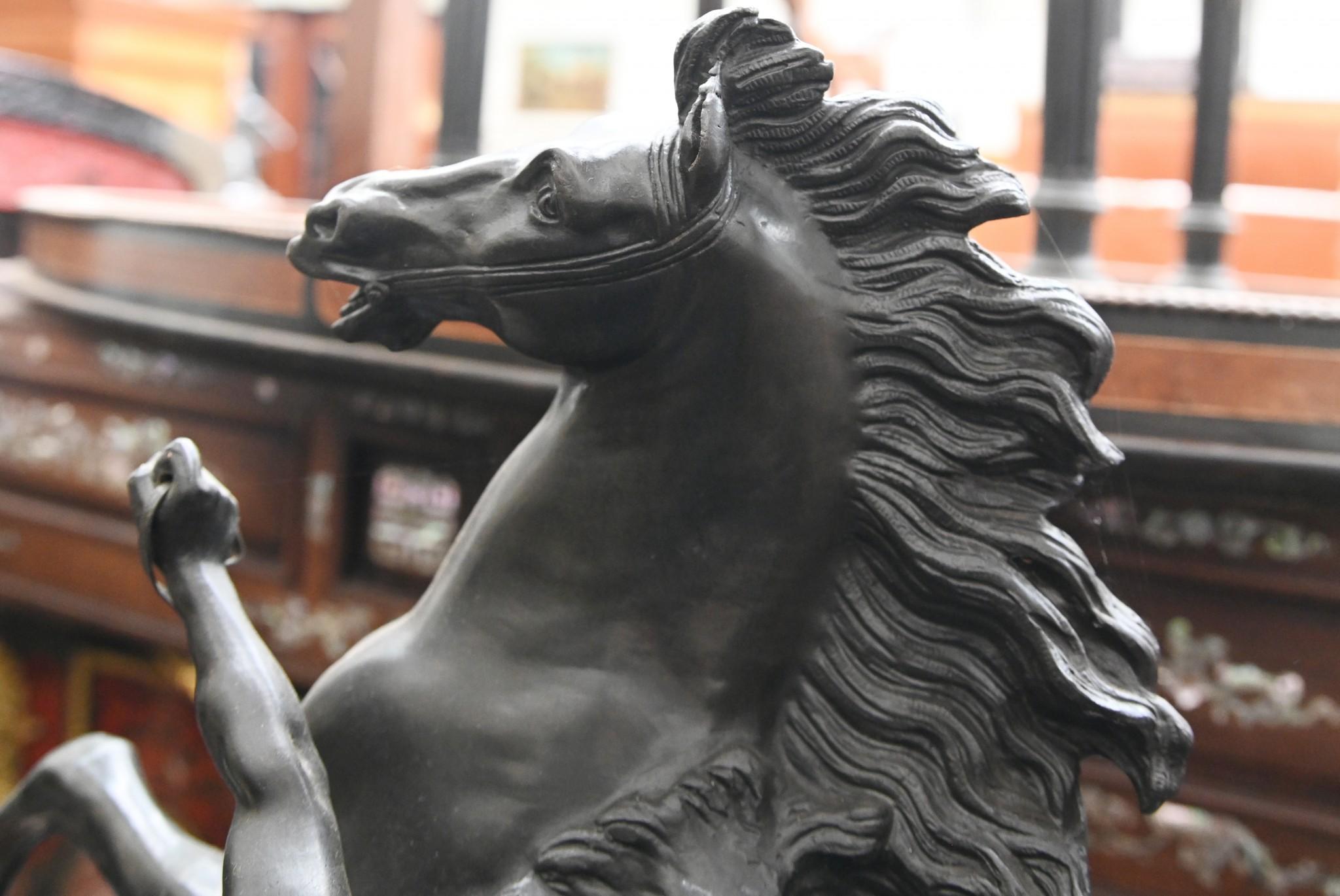 Antike Bronze-Marley-Pferd-Statue aus Boulle-Sockel im Angebot 4
