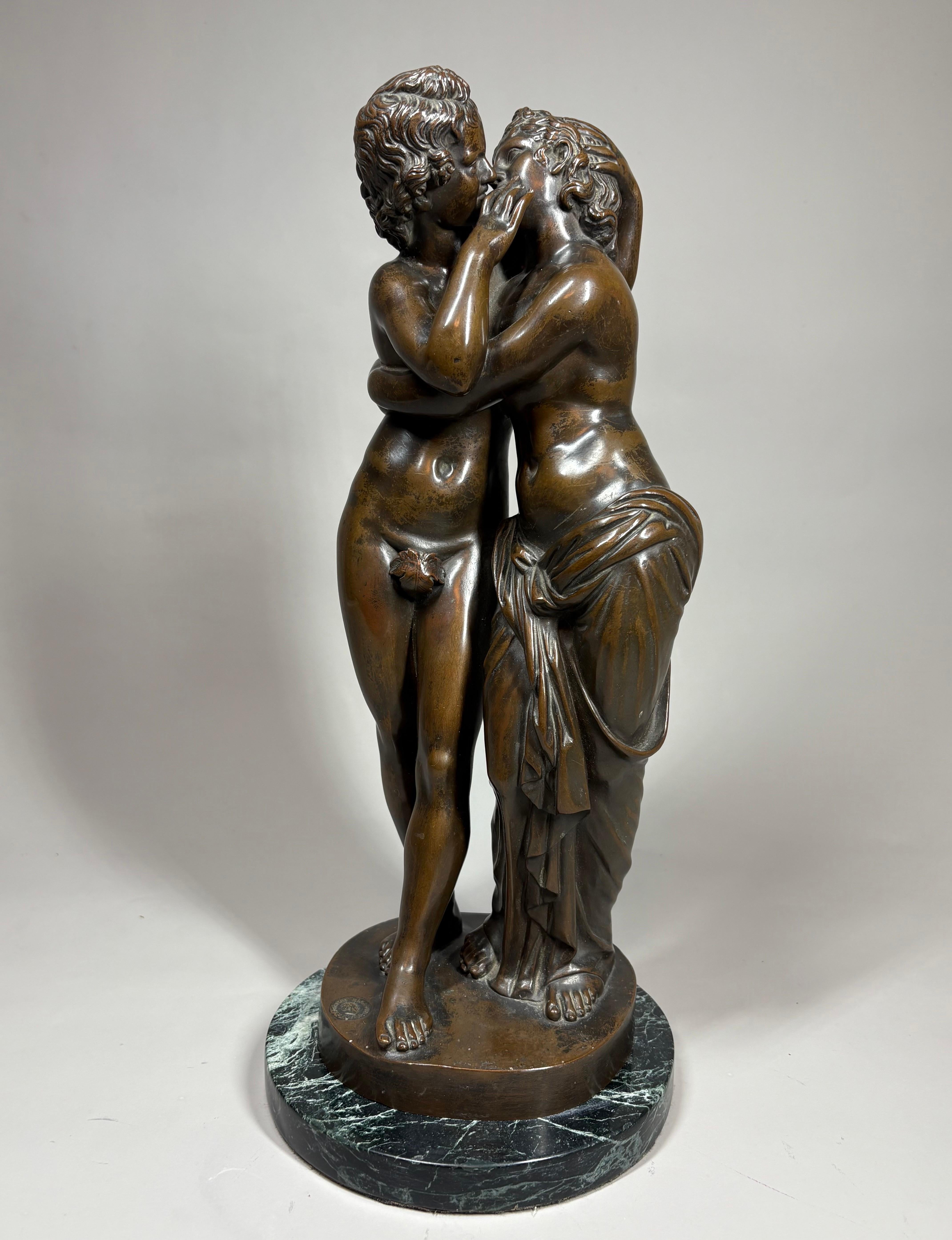 Antique bronze model of Cupid and Psyche after The Antique Grecorromano en venta