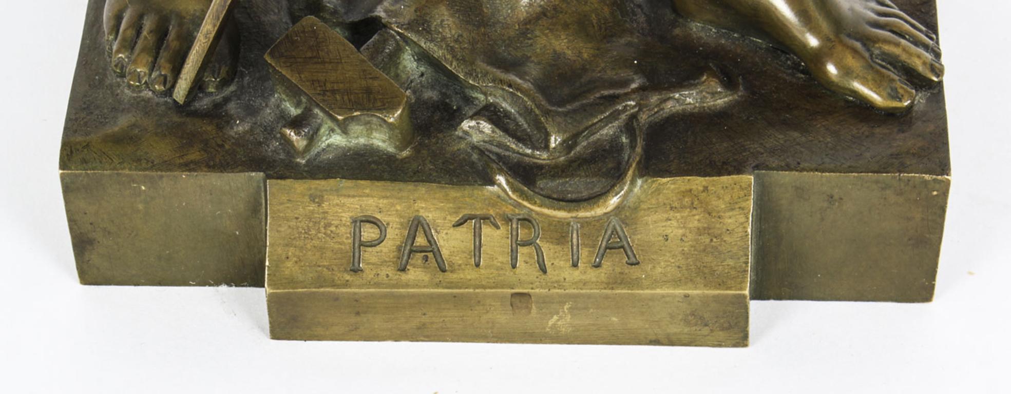ancien guerrier mythologique en bronze « Honor Patria » d'Émile Picault, 19e siècle 10