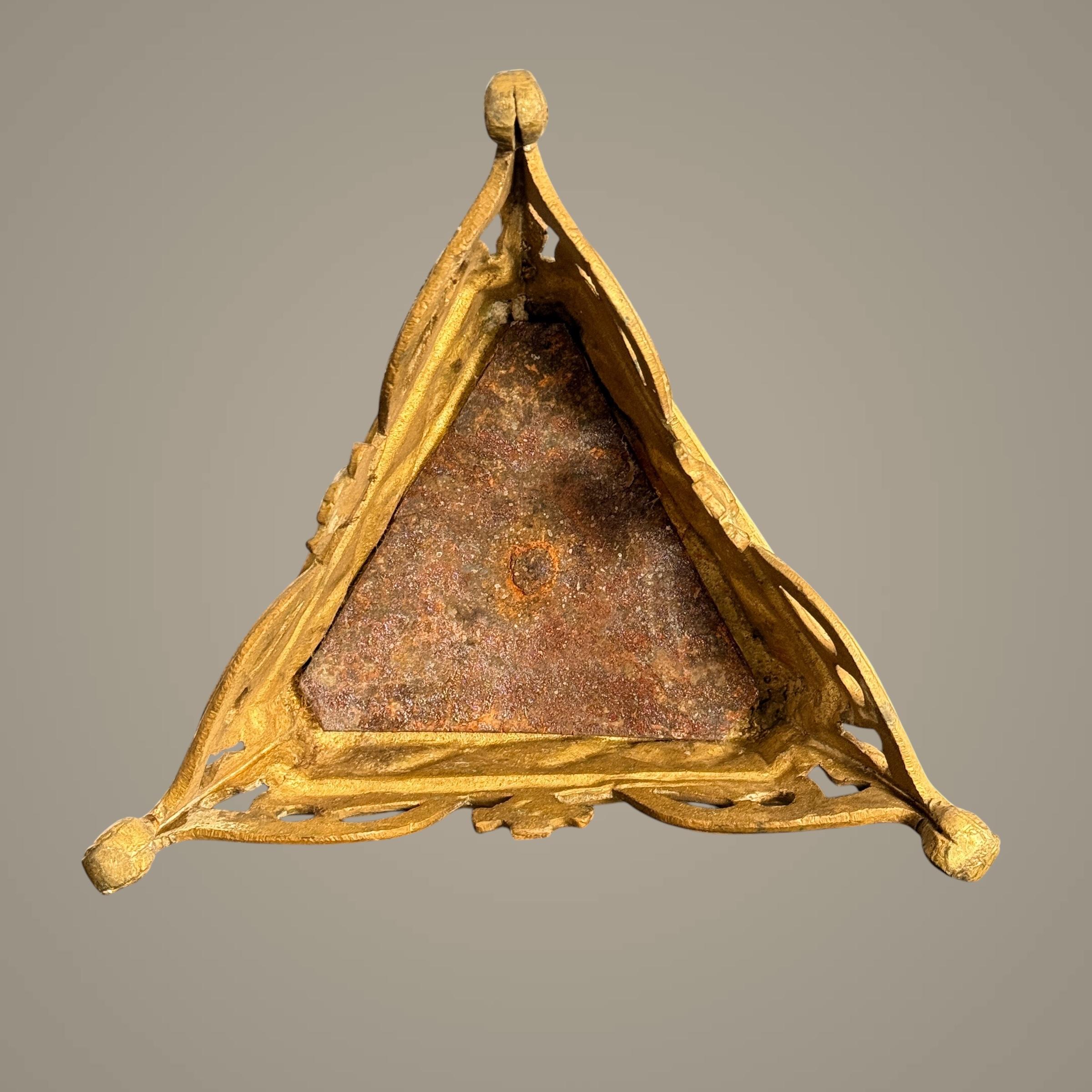 Candeliere neogotico in bronzo antico in vendita 2
