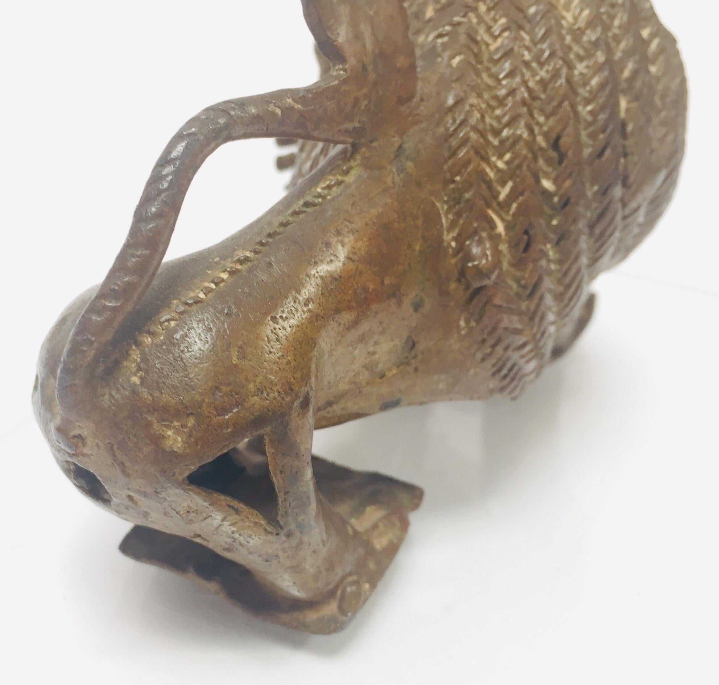 Antike Bronze eines mythischen Löwen-Tieres im Angebot 7