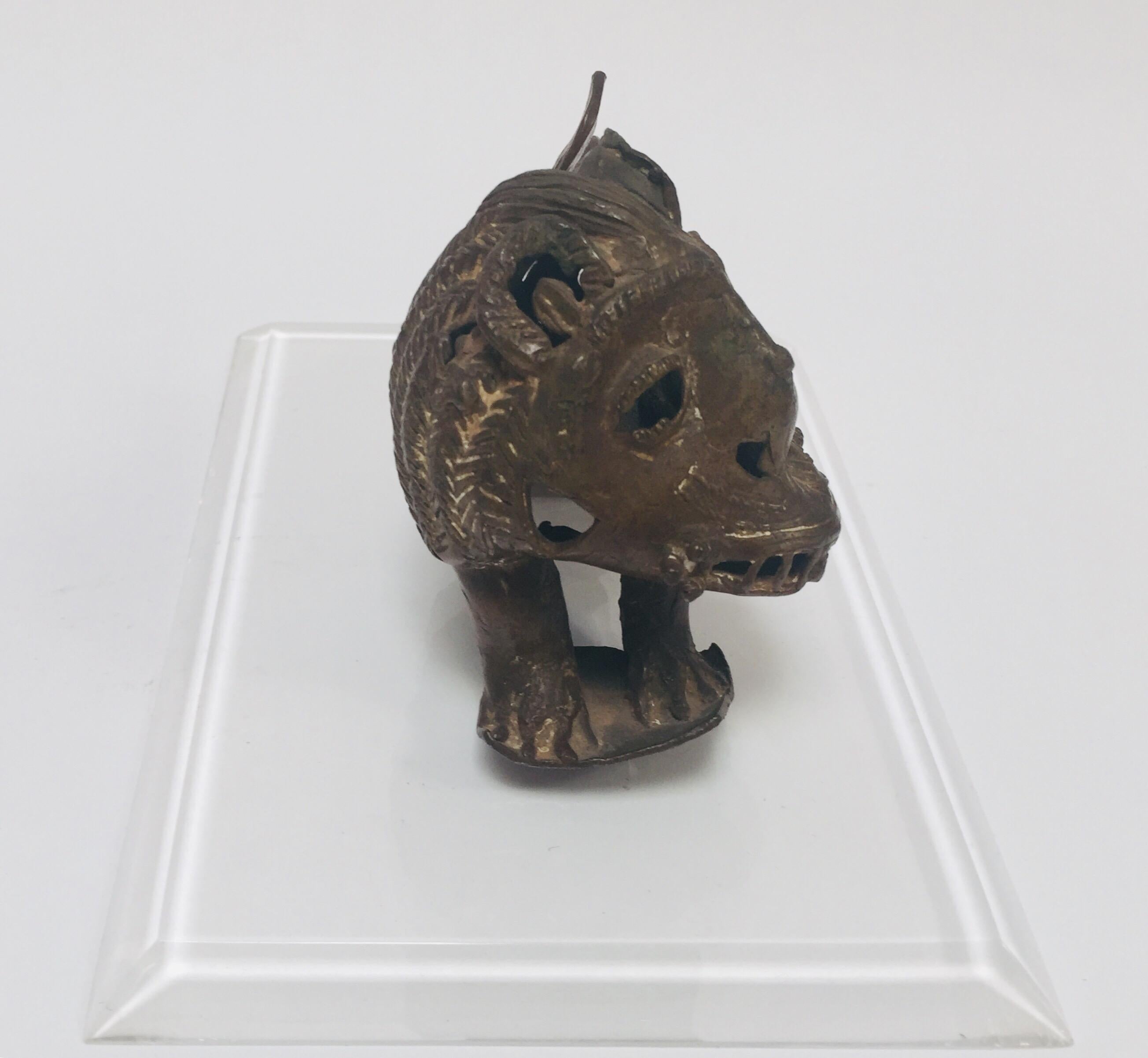 Antike Bronze eines mythischen Löwen-Tieres (Gegossen) im Angebot