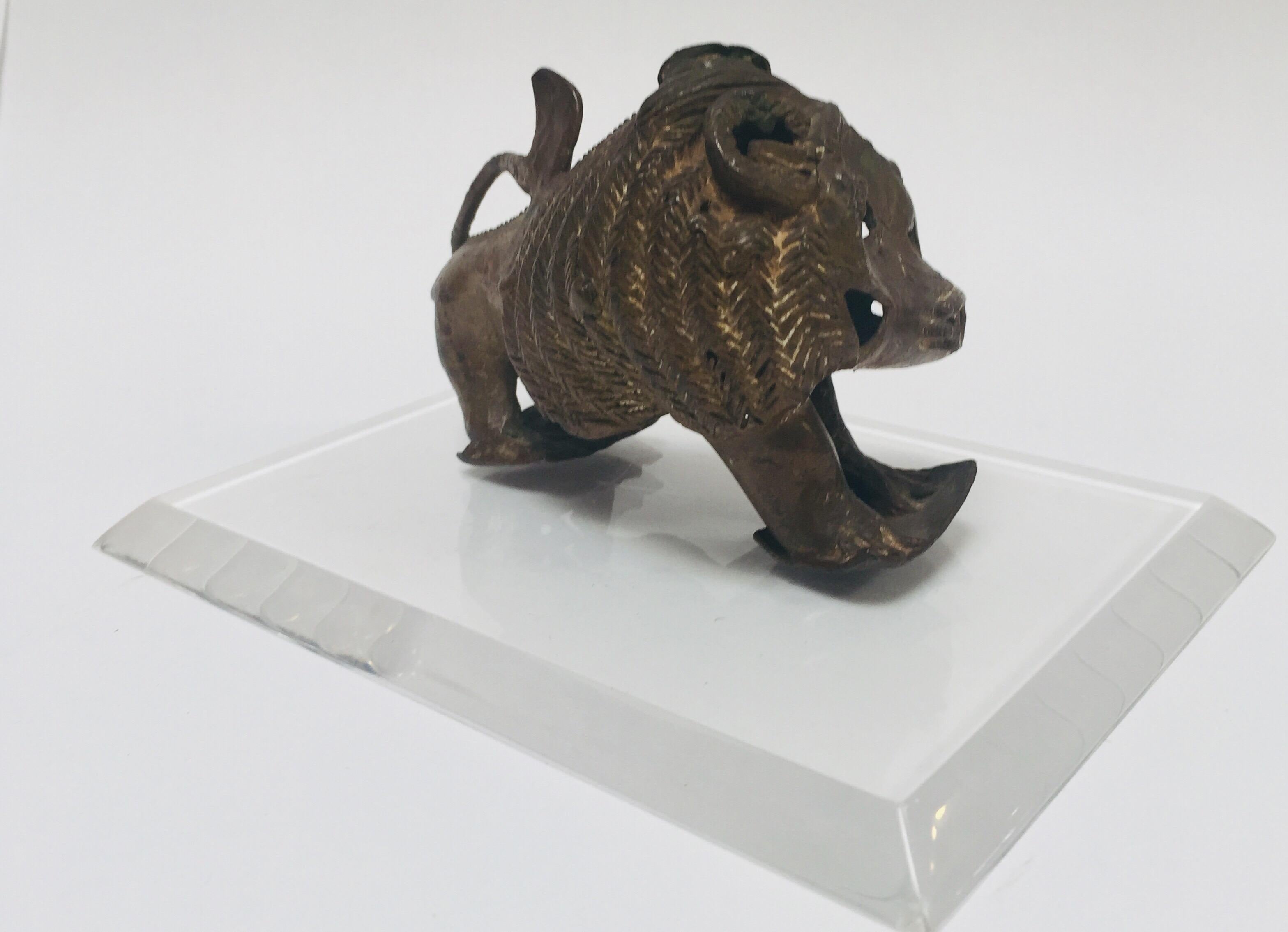 Antike Bronze eines mythischen Löwen-Tieres (20. Jahrhundert) im Angebot