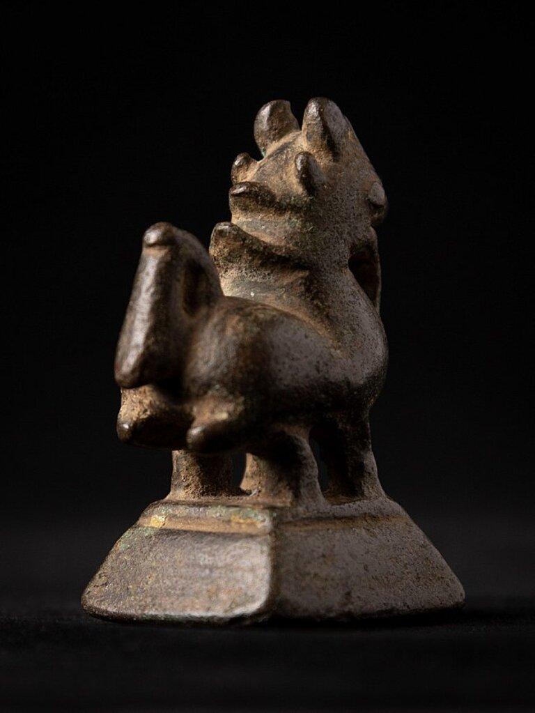Poids en bronze ancien d'opium de Birmanie en vente 6