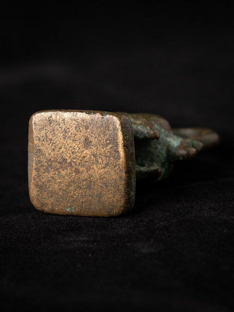Antico peso da oppio in bronzo proveniente dalla Birmania in vendita 5