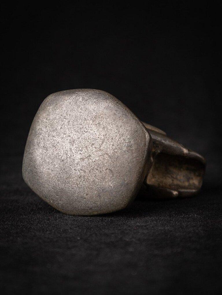 Antikes Opiumgewicht aus Bronze aus Birma 7