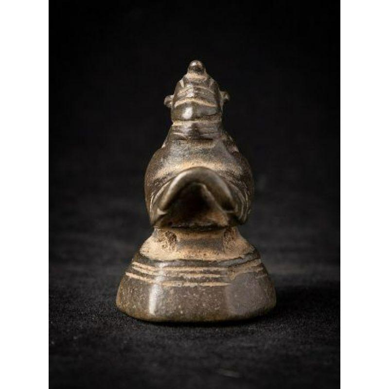 Material: bronze
4,1 cm high 
2,7 cm wide and 3 cm deep
Weight: 0.078 kgs
Originating from Burma
19th Century.

