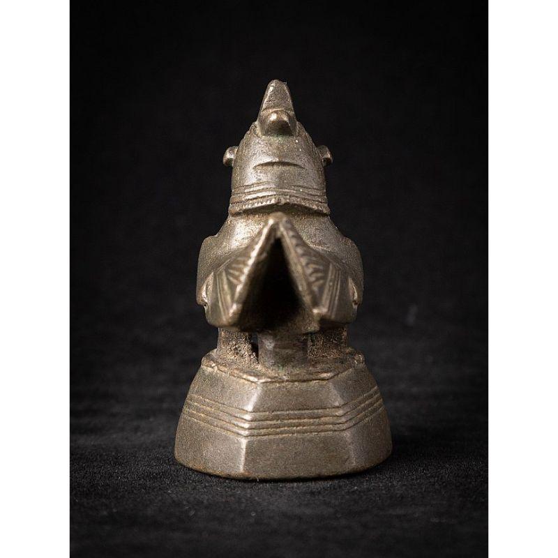 Material: bronze
5,5 cm high 
3,2 cm wide and 4 cm deep
Weight: 0.163 kgs
Originating from Burma
19th century.


