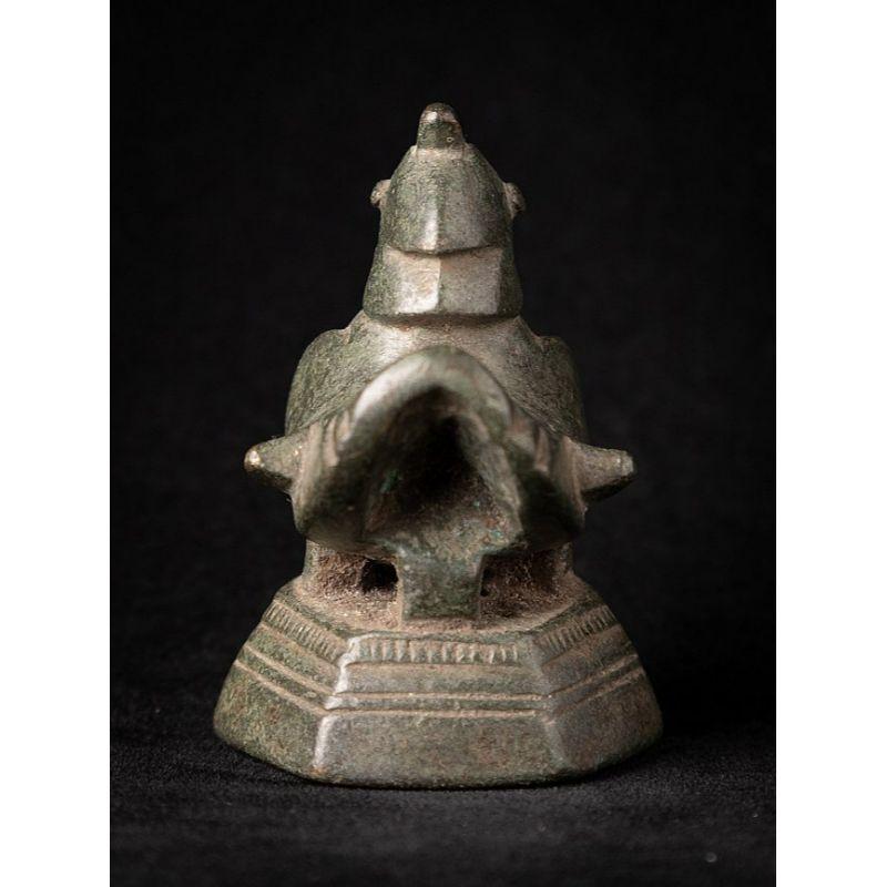 Material: bronze
5,1 cm high 
3,6 cm wide and 4 cm deep
Weight: 0.159 kgs
Originating from Burma
19th century

